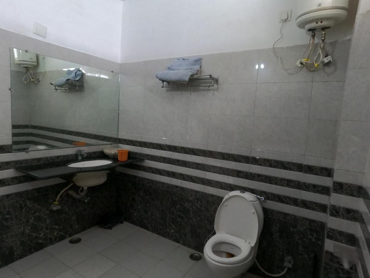 The Hostel Crown Udaipur Extérieur photo