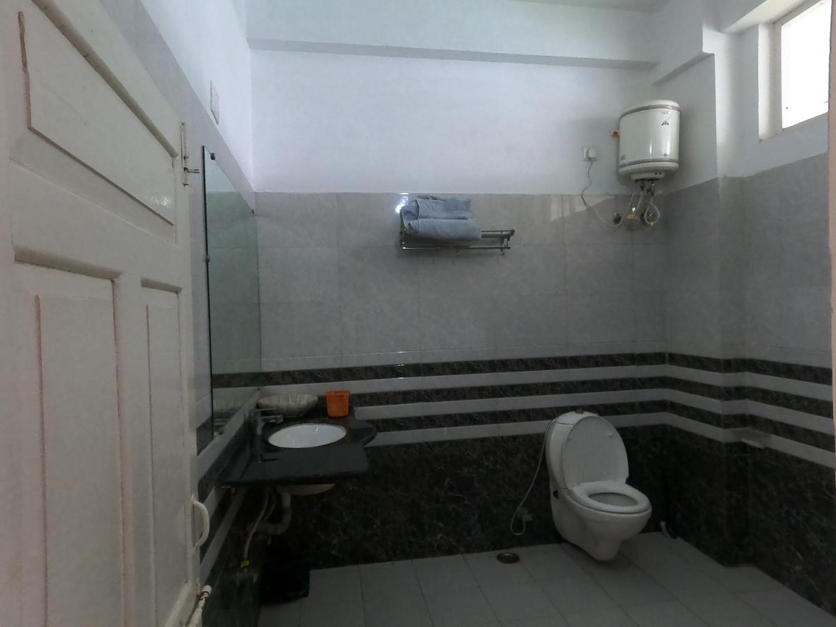 The Hostel Crown Udaipur Extérieur photo