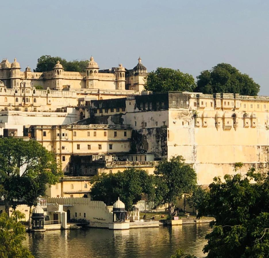The Hostel Crown Udaipur Extérieur photo