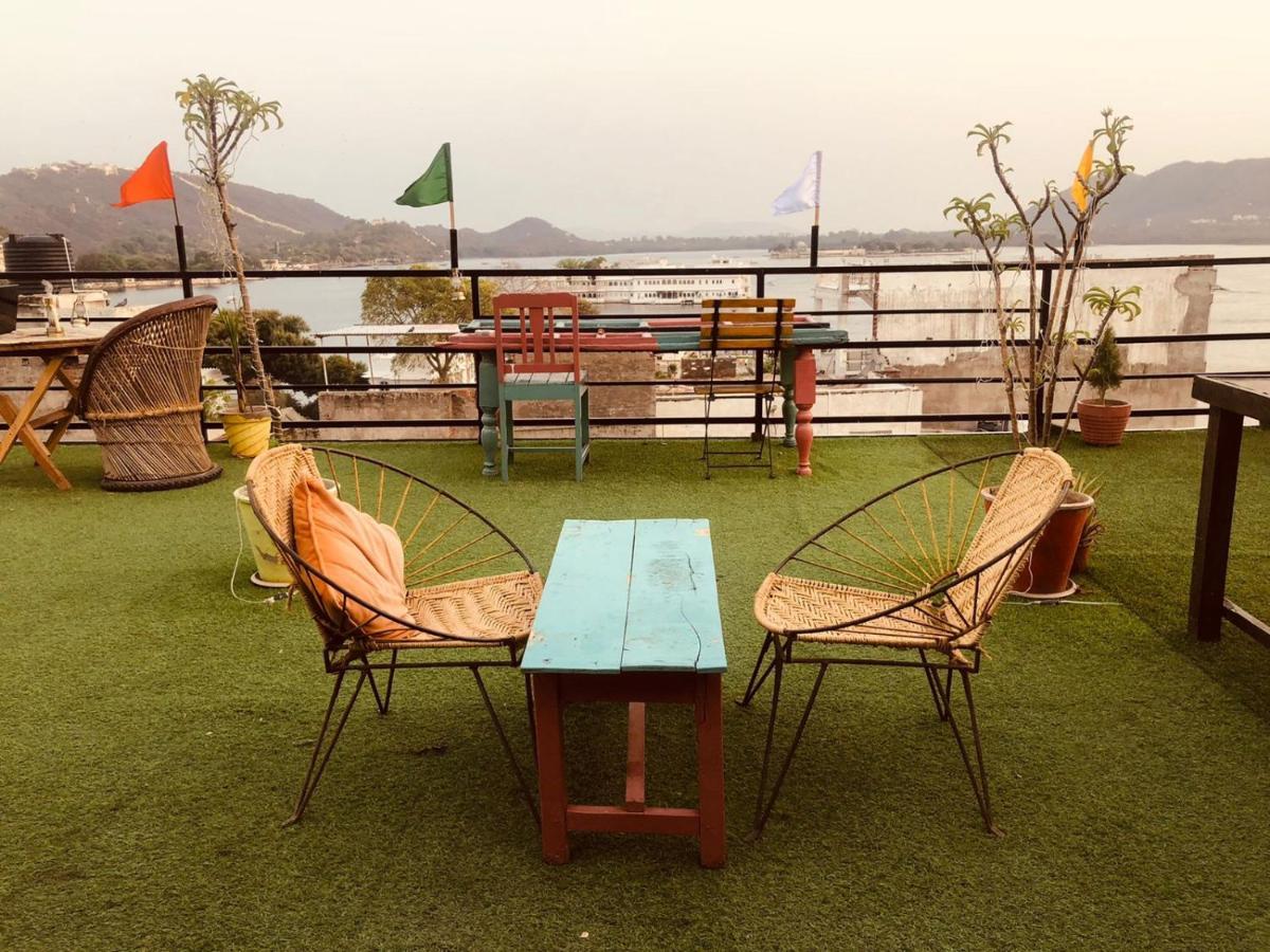 The Hostel Crown Udaipur Extérieur photo